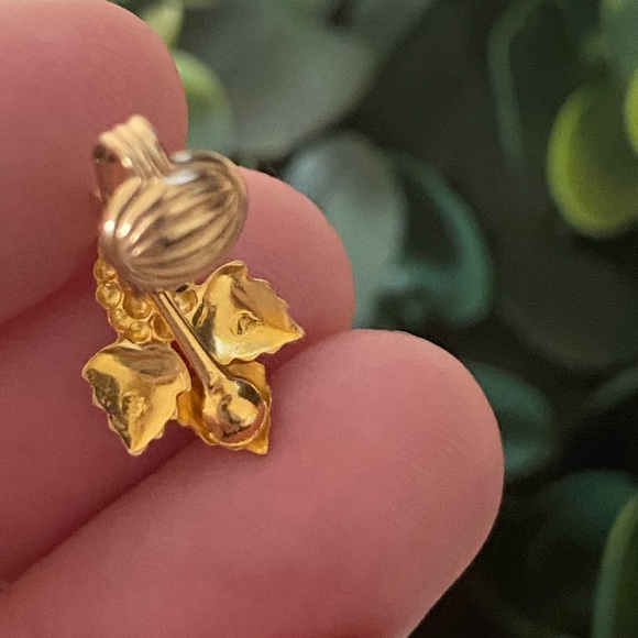 Vintage Landstrom’s Black Hills Gold 10kt Clip On Earrings grapes leaves Jewelry - Picture 3 of 8